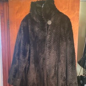 Brown mid-length faux fur vintage coat Size Lg.